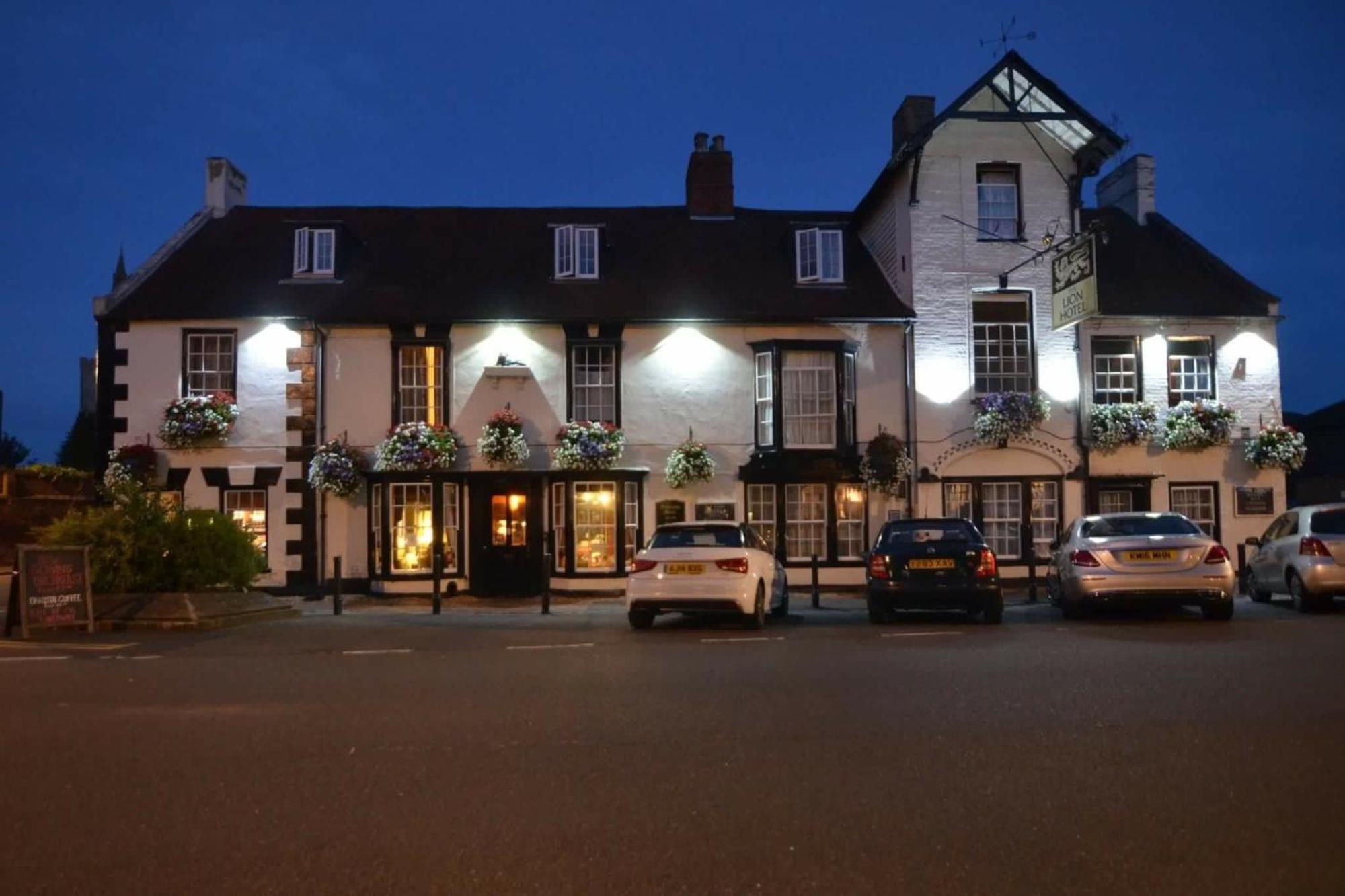 The Lion Hotel Buckden  Экстерьер фото