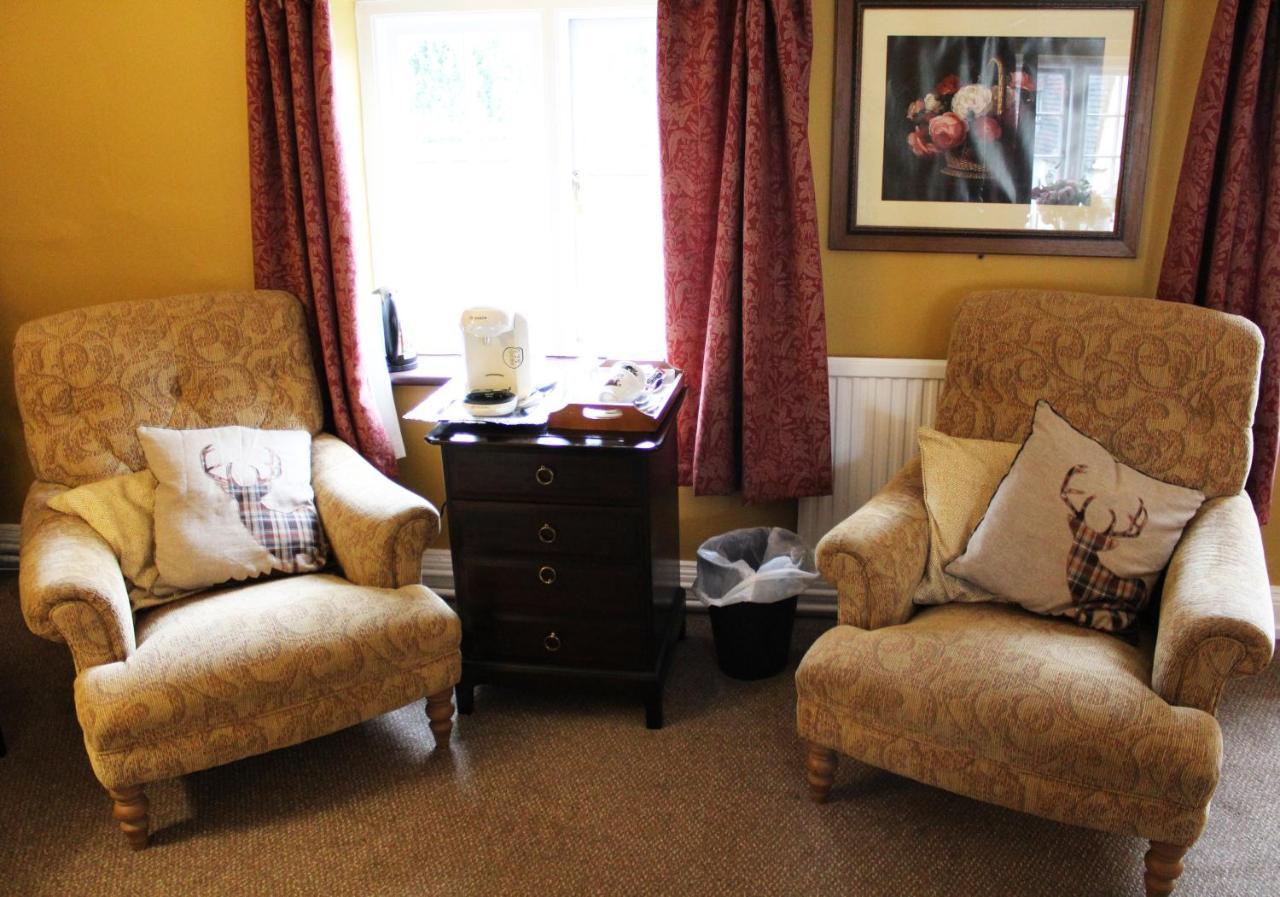 The Lion Hotel Buckden  Экстерьер фото